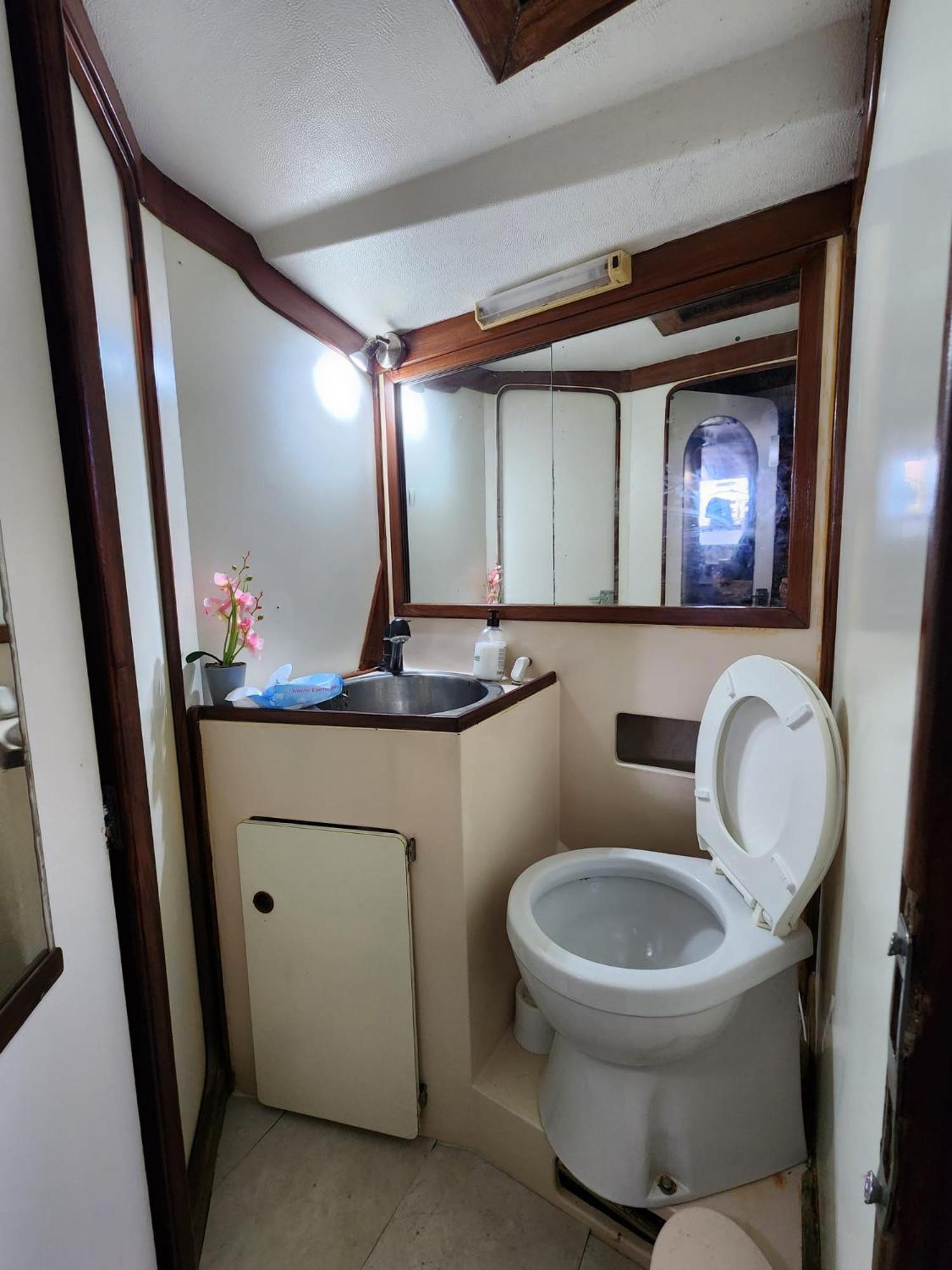Sailboat Home Barcelona Exterior photo